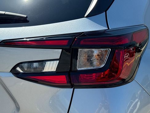 Used 2026 Subaru Crosstrek 2.0i Premium AWD/4WD image 32