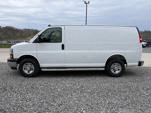 Used 2025 Chevrolet Express 2500 w/ Driver Convenience Package RWD image 2