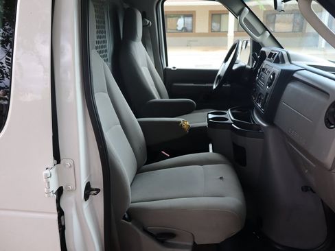 Used 2014 Ford E-250 and Econoline 250 w/ Power Group RWD image 20