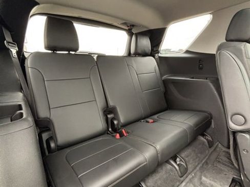 Used 2019 Chevrolet Traverse Premier w/ Redline Edition image 18