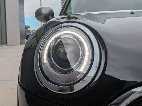 Used 2017 MINI Cooper Clubman S image 9