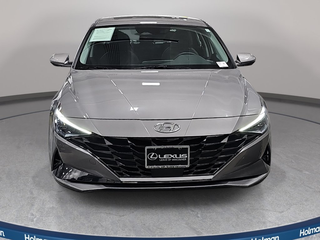 Used 2023 Hyundai Elantra Limited w/ Preferred Accessory Package FWD image 3