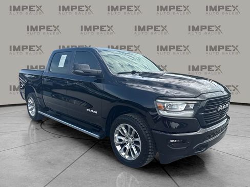 Used 2023 RAM 1500 Laramie AWD/4WD image 4
