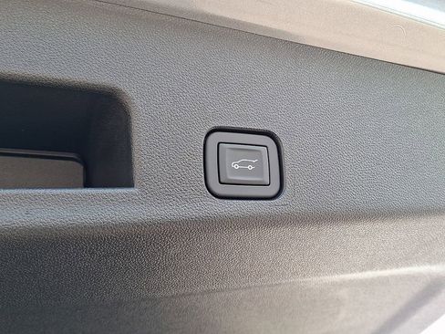 Used 2026 GMC Acadia Denali Ultimate w/ LPO, Floor Liner Package AWD/4WD image 30