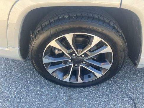 Used 2023 Jeep Grand Cherokee L Overland AWD/4WD image 11