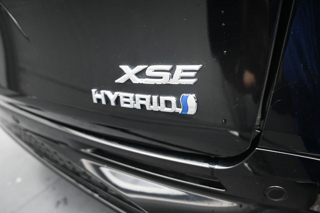 Used 2024 Toyota Sienna XSE w/ XSE Plus Package AWD/4WD image 32