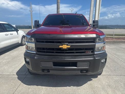 Used 2018 Chevrolet Silverado 2500 LT w/ LT Convenience Package image 2