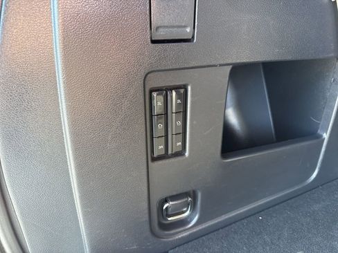 Used 2024 Ford Expedition Limited image 30