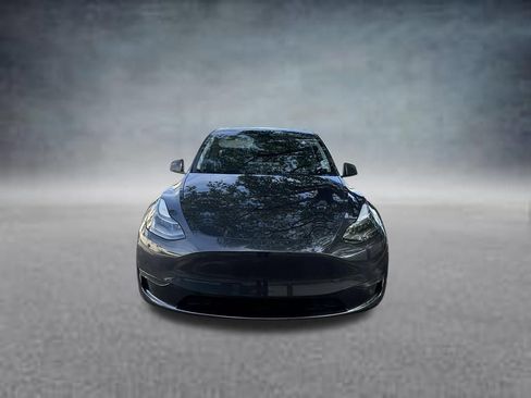 Used 2024 Tesla Model Y Performance AWD/4WD image 2