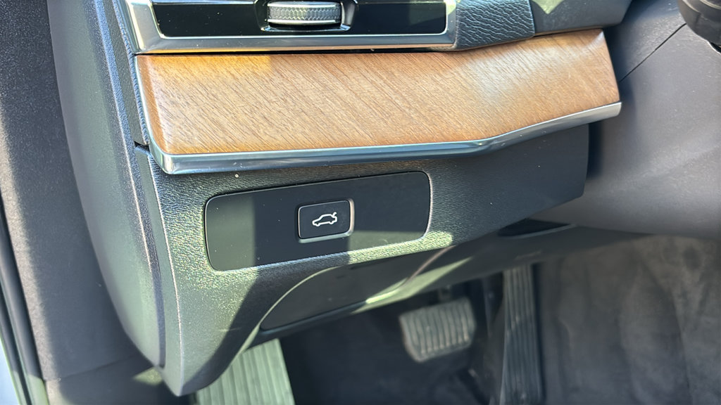 Certified 2025 Volvo XC90 B6 Plus AWD/4WD image 15