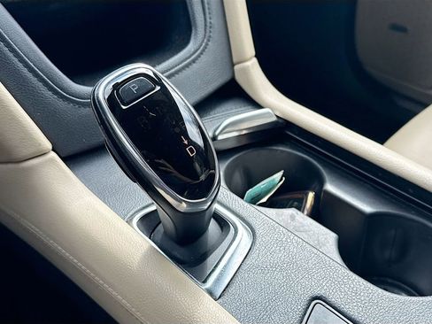 Used 2018 Cadillac XT5 Luxury image 18