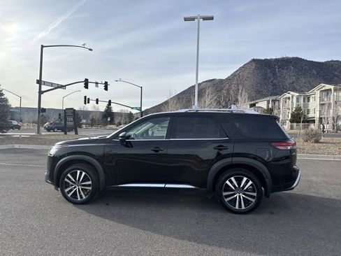 Used 2023 Nissan Pathfinder Platinum w/ Cargo Package image 6
