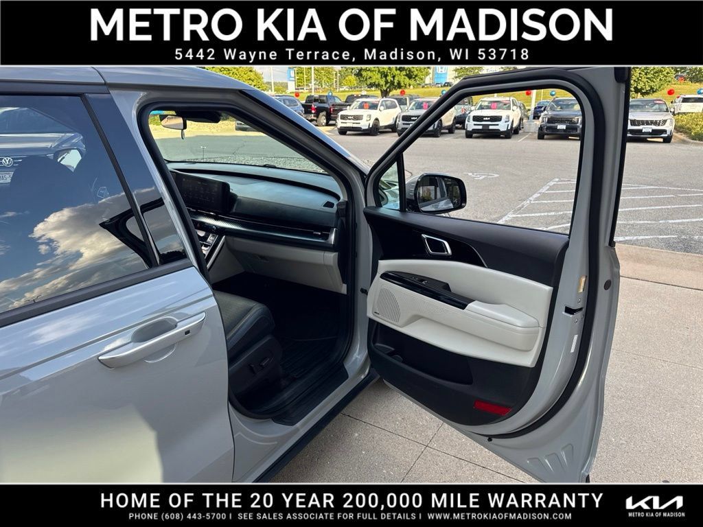 Used 2024 Kia Carnival SX Prestige FWD image 51