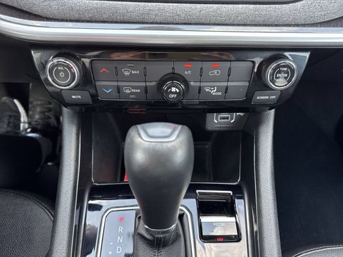 Used 2023 Jeep Compass Latitude AWD/4WD image 18