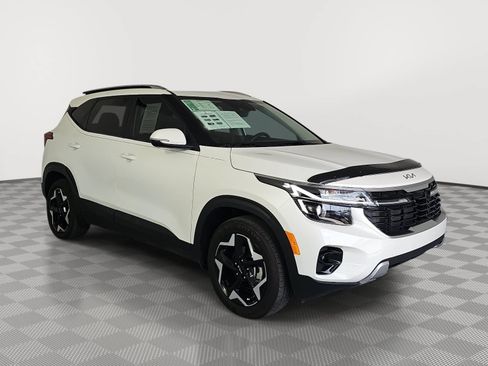 Used 2025 Kia Seltos S FWD image 2