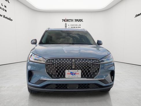 New 2026 Lincoln Aviator Reserve w/ Illumination Package RWD image 8