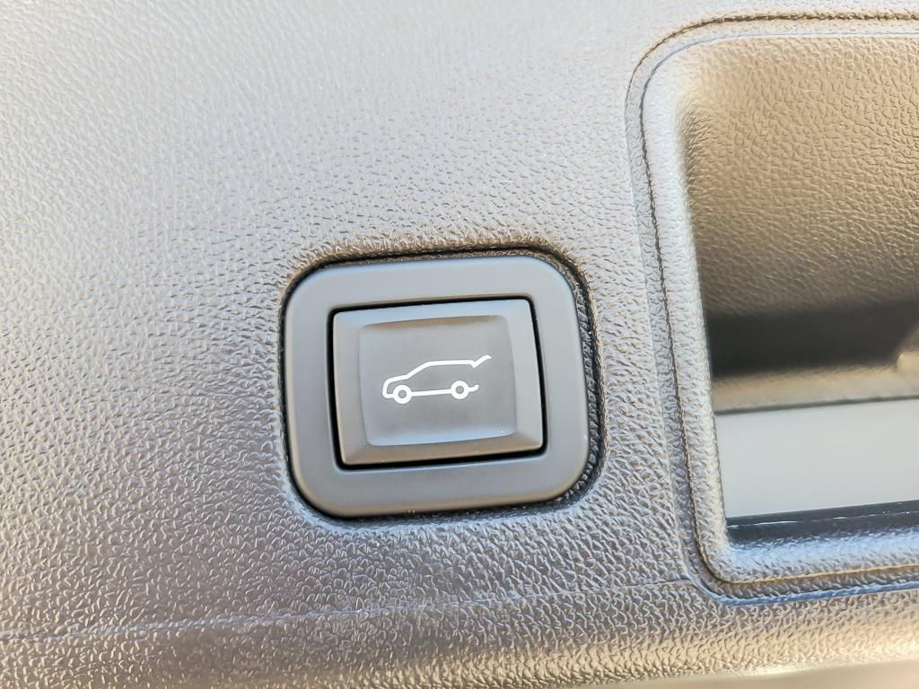 Used 2024 GMC Terrain Denali w/ Denali Premium Package AWD/4WD image 22