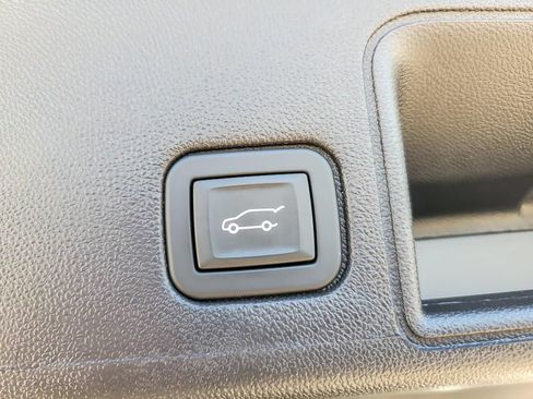 Used 2024 GMC Terrain Denali w/ Denali Premium Package AWD/4WD image 22