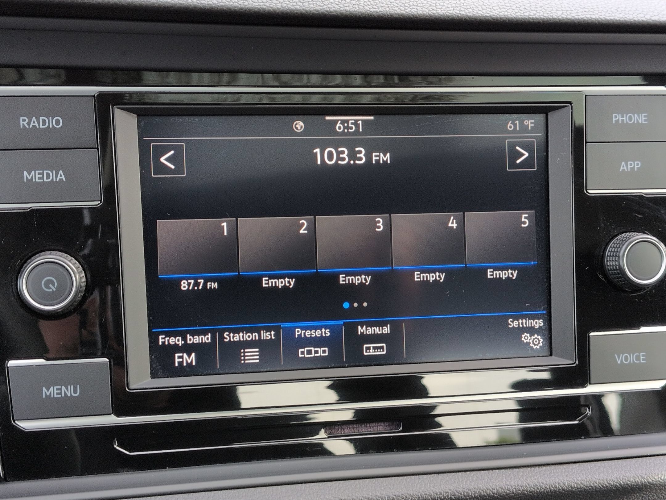 Used 2024 Volkswagen Jetta SE FWD image 22