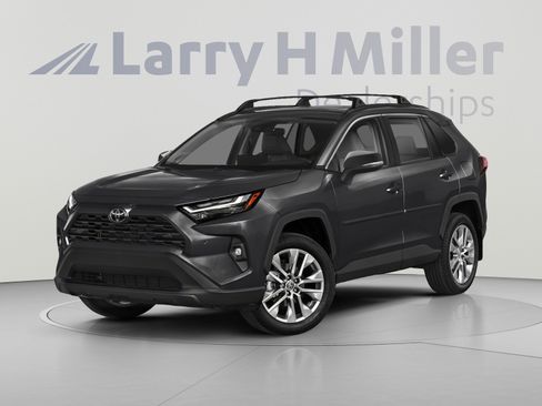 Used 2025 Toyota RAV4 XLE AWD/4WD image 1