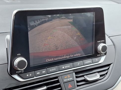 Used 2020 Nissan Altima 2.5 SV FWD image 19