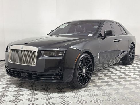 Used 2025 Rolls-Royce Ghost image 1