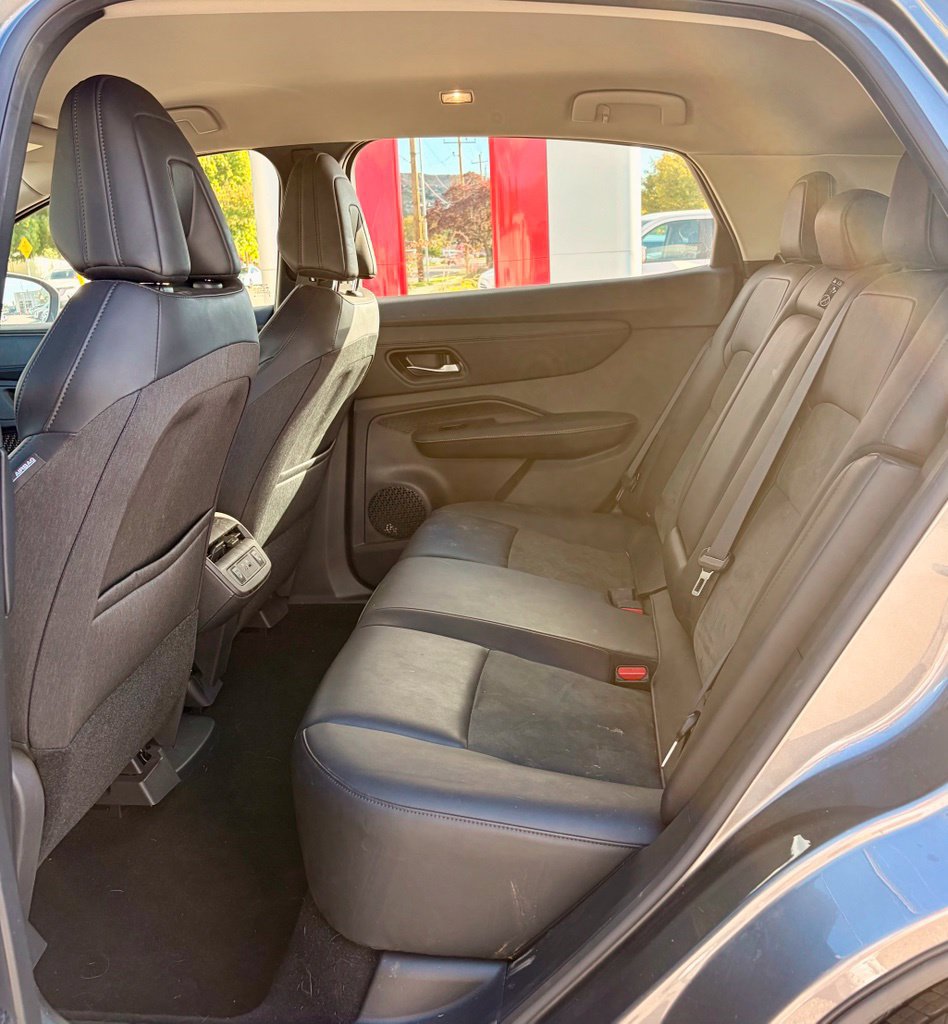 Used 2024 Nissan Ariya AWD image 9