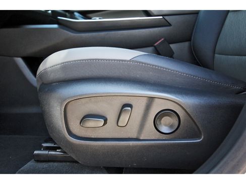 Used 2026 Chevrolet Equinox LT w/ Convenience Package II FWD image 28