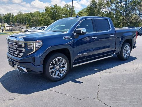Used 2023 GMC Sierra 1500 Denali w/ Denali Reserve Package AWD/4WD image 8