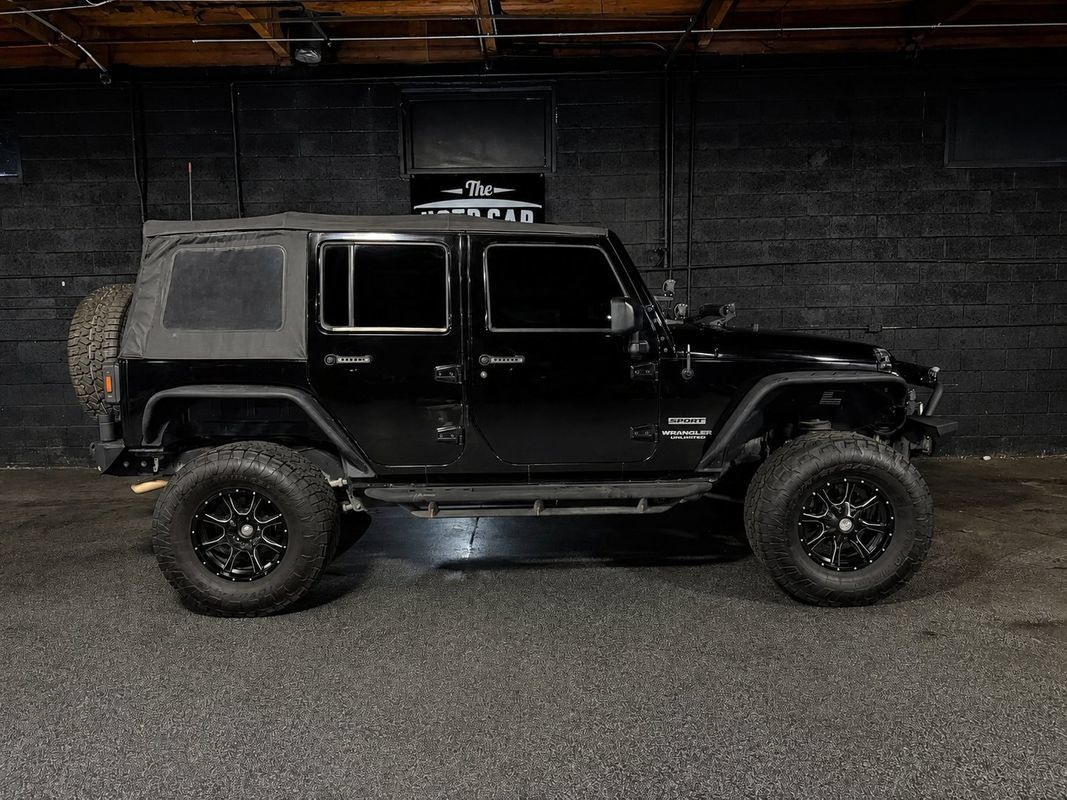 Used 2015 Jeep Wrangler Unlimited Sport w/ Quick Order Package 24S AWD/4WD image 7