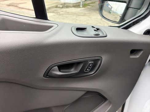 New 2026 Ford Transit 350 148 Medium Roof Wagon AWD image 13