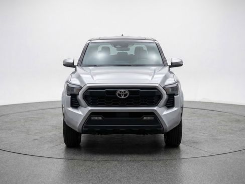 Used 2025 Kia Soul LX w/ LX Technology Package FWD image 2