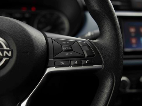 Used 2023 Nissan Versa SV image 7