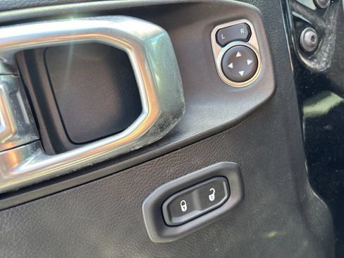 Used 2022 Jeep Gladiator Sport AWD/4WD image 17
