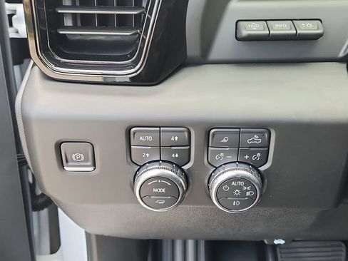 New 2026 GMC Sierra 2500 AT4 w/ AT4 Premium Plus Package AWD/4WD image 23