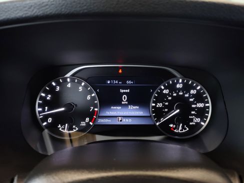 Used 2024 Nissan Frontier SV image 20