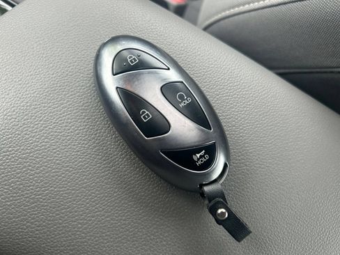 Used 2025 Hyundai Elantra SEL FWD image 31