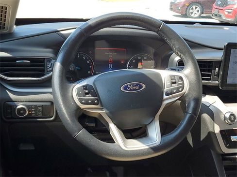 Used 2023 Ford Explorer XLT w/ Equipment Group 202A image 11