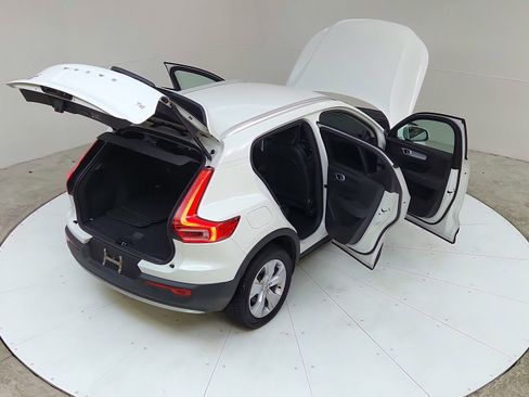 Used 2020 Volvo XC40 T4 Momentum FWD image 20
