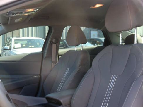 Used 2023 Hyundai Elantra SEL FWD image 5