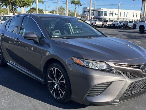 Used 2019 Toyota Camry SE image 7