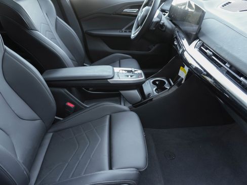 Certified 2025 BMW X2 xDrive28i image 11