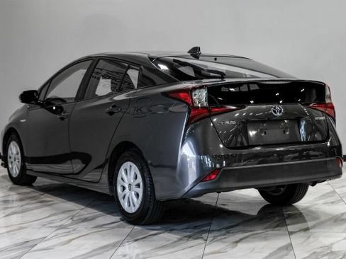 Used 2020 Toyota Prius LE FWD image 12