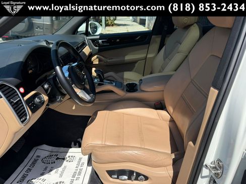 Used 2019 Porsche Cayenne AWD/4WD image 19