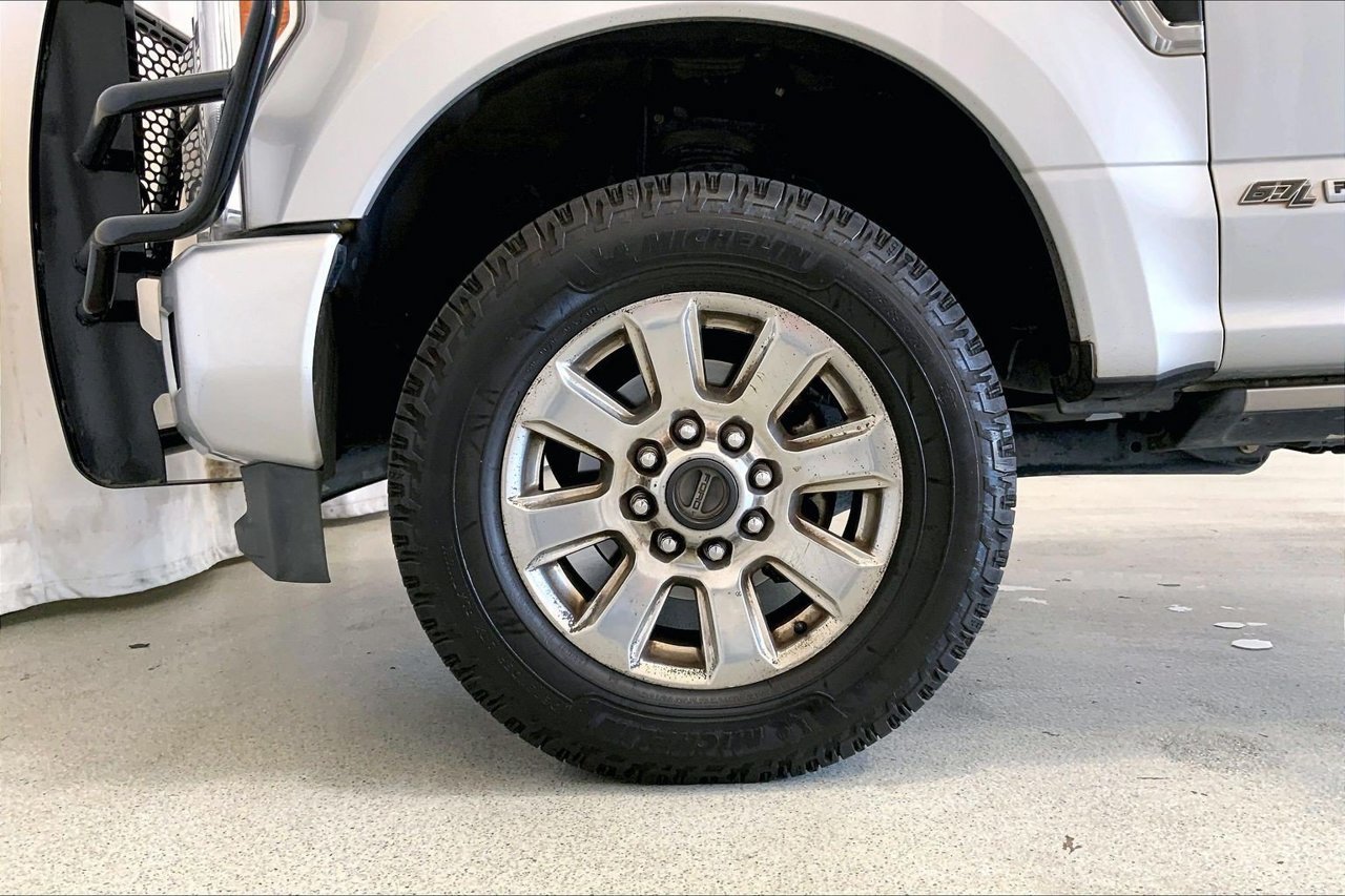Used 2018 Ford F250 Platinum w/ Platinum Ultimate Package AWD/4WD image 6