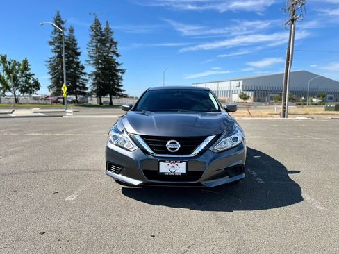 Used 2016 Nissan Altima 2.5 S w/ Power Driver Seat Package FWD image 2