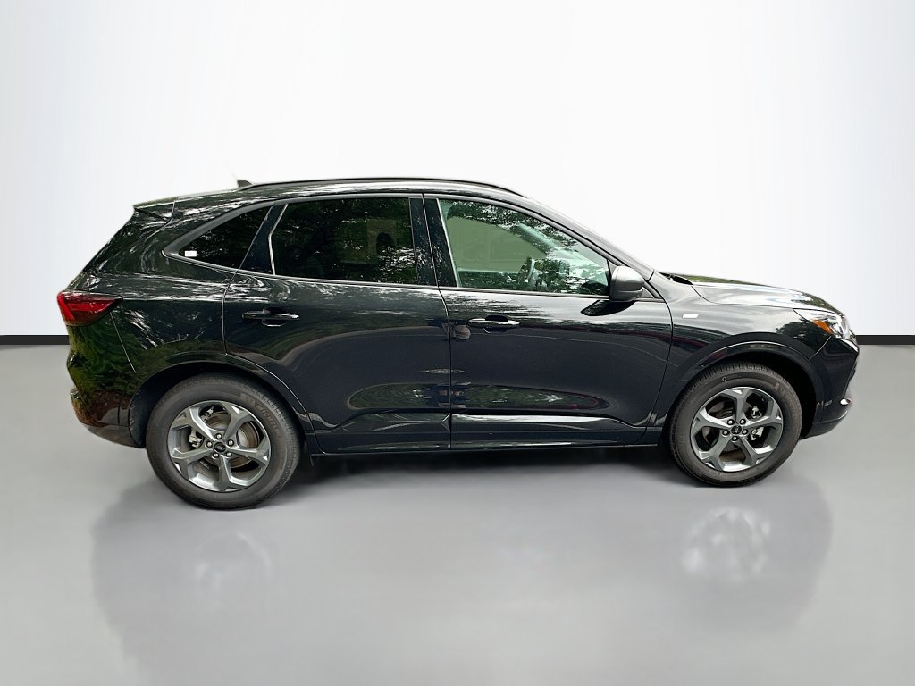 Used 2023 Ford Escape ST-Line AWD/4WD image 4