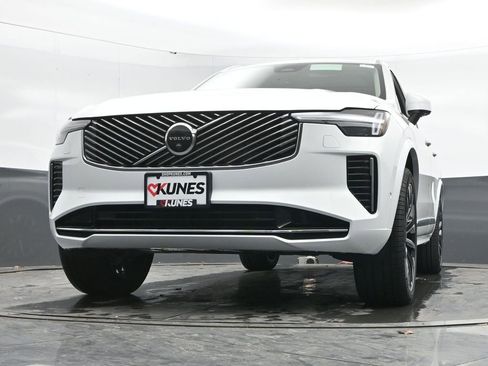 New 2026 Volvo XC90 B6 Plus w/ Protection Package image 38