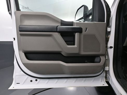 Used 2022 Ford F250 XL w/ Power Equipment Group image 20