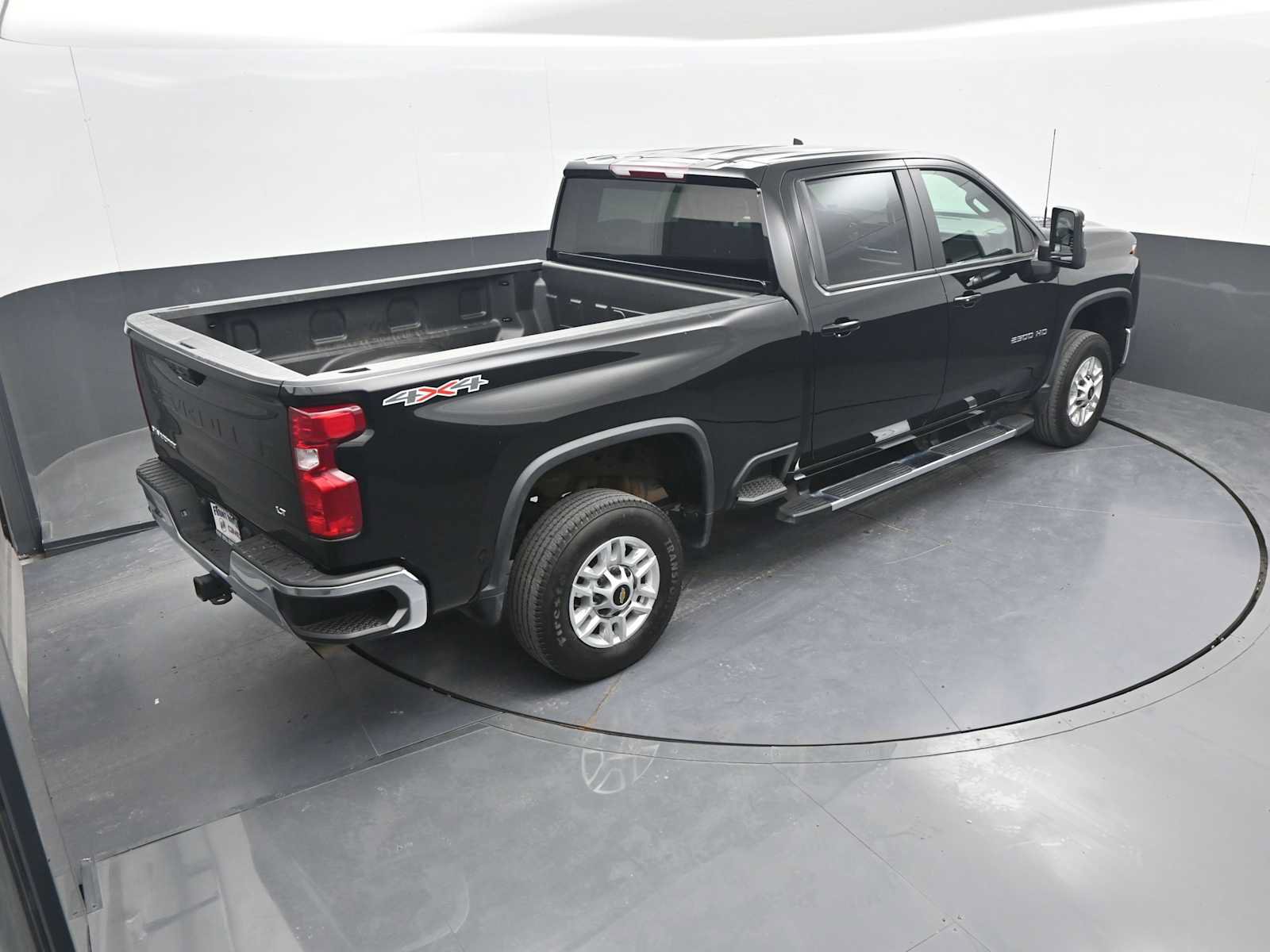 Used 2025 Chevrolet Silverado 2500 LT w/ Convenience Package AWD/4WD image 42